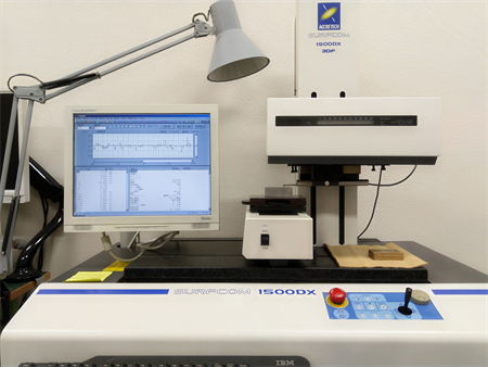 表面粗さ・輪郭形状測定機
